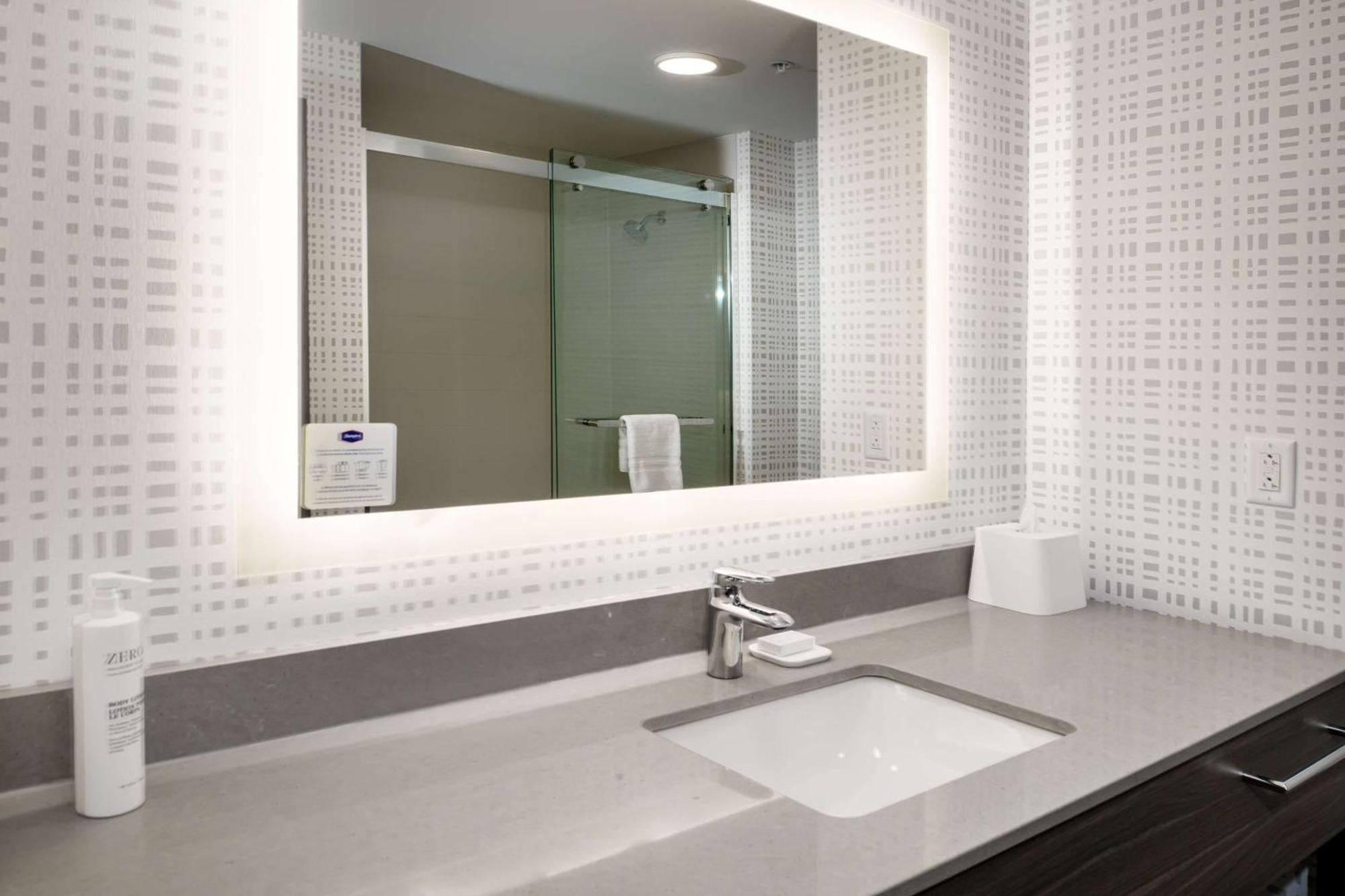 Hampton Inn By Hilton St Louis Airport Woodson Terrace Eksteriør billede