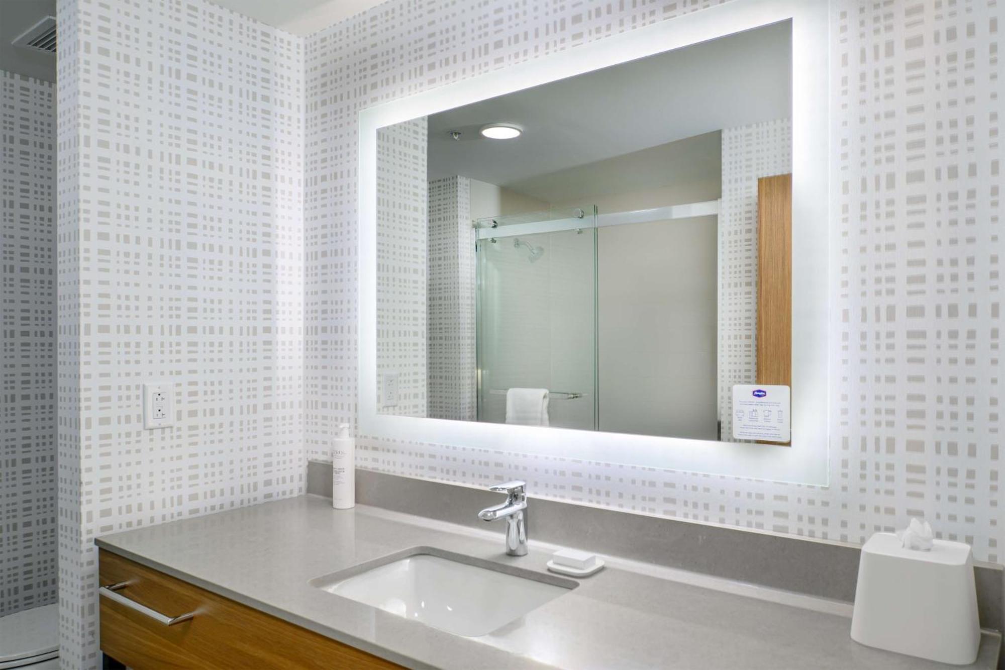 Hampton Inn By Hilton St Louis Airport Woodson Terrace Eksteriør billede